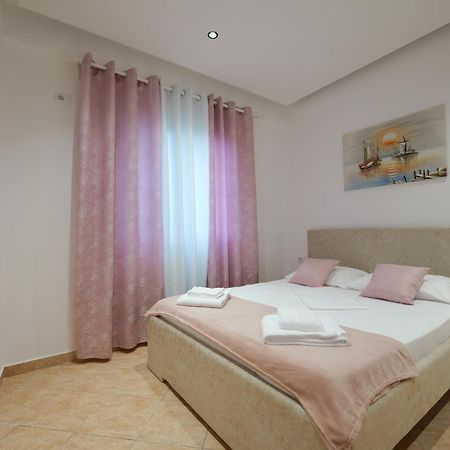 Vila Veli Brothers Sarande Bagian luar foto