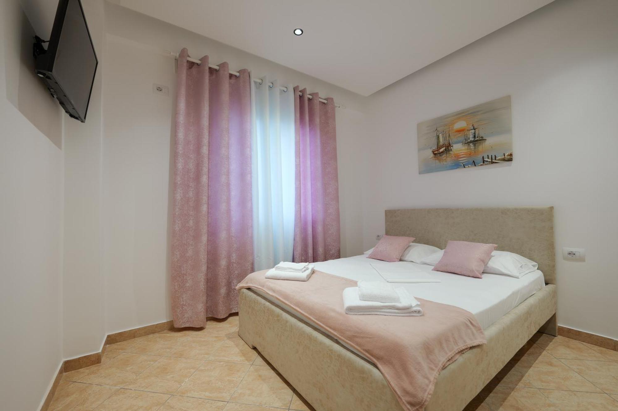 Vila Veli Brothers Sarande Bagian luar foto