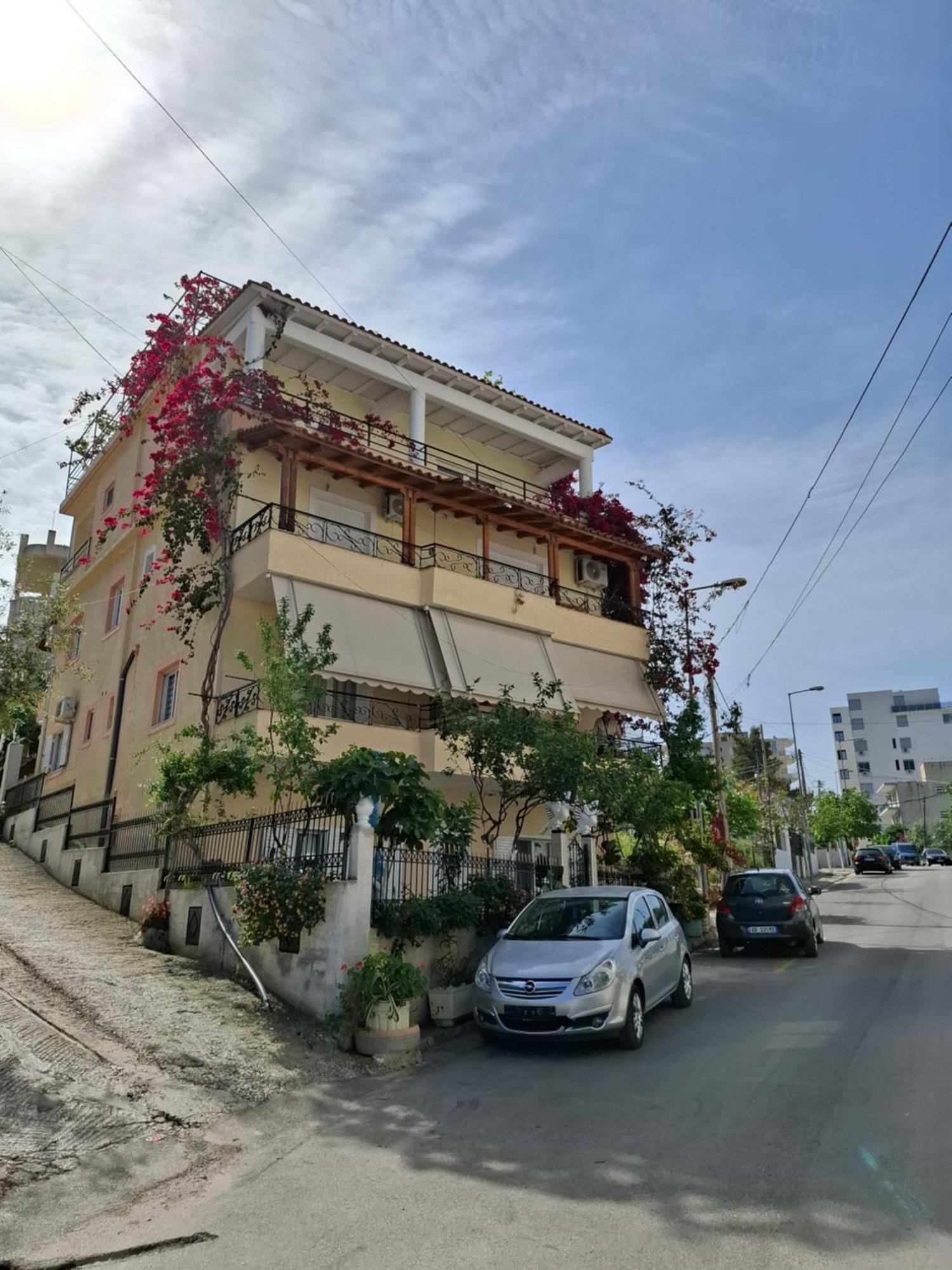 Vila Veli Brothers Sarande Bagian luar foto