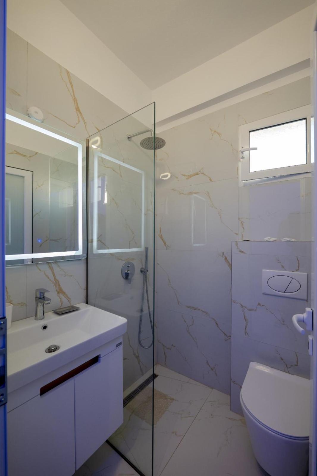 Vila Veli Brothers Sarande Bagian luar foto