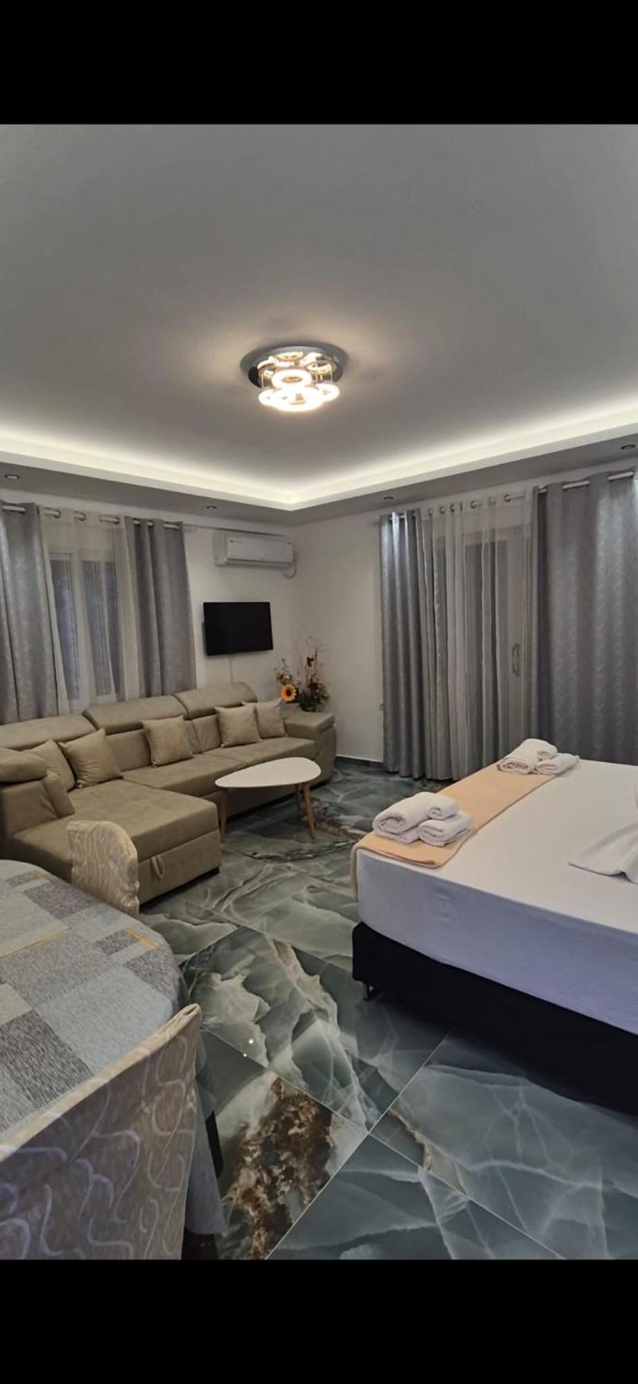 Vila Veli Brothers Sarande Bagian luar foto