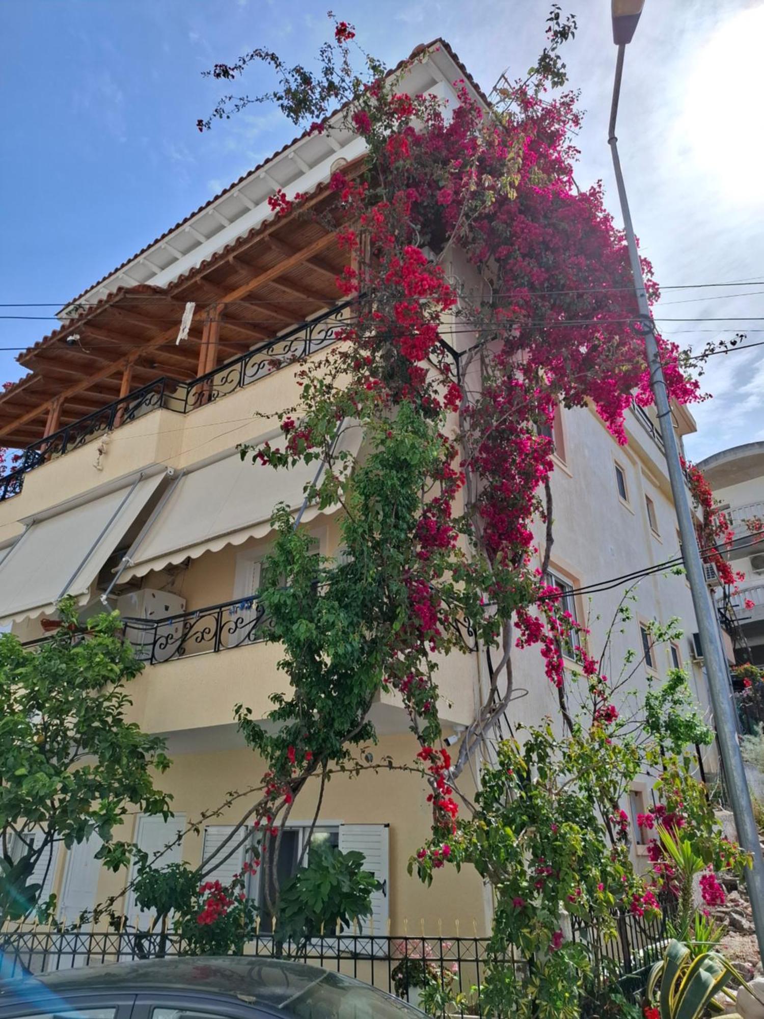 Vila Veli Brothers Sarande Bagian luar foto