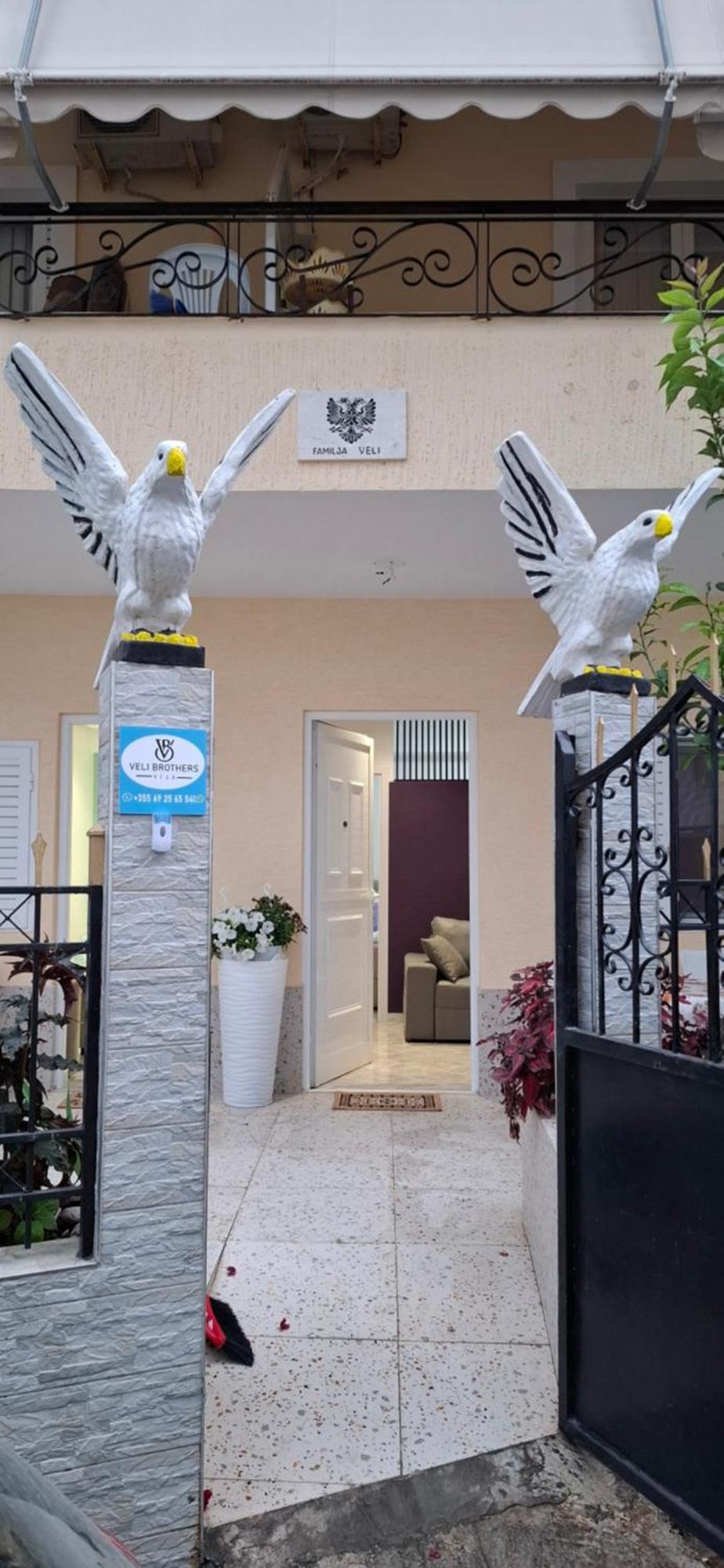 Vila Veli Brothers Sarande Bagian luar foto